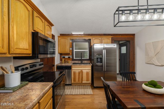 5201 Unicoi Drive, Unicoi, TN 37692