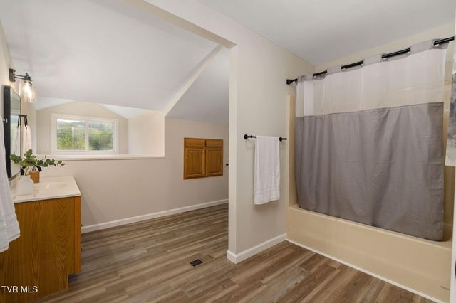 5201 Unicoi Drive, Unicoi, TN 37692