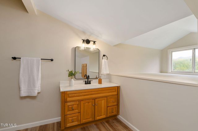 5201 Unicoi Drive, Unicoi, TN 37692