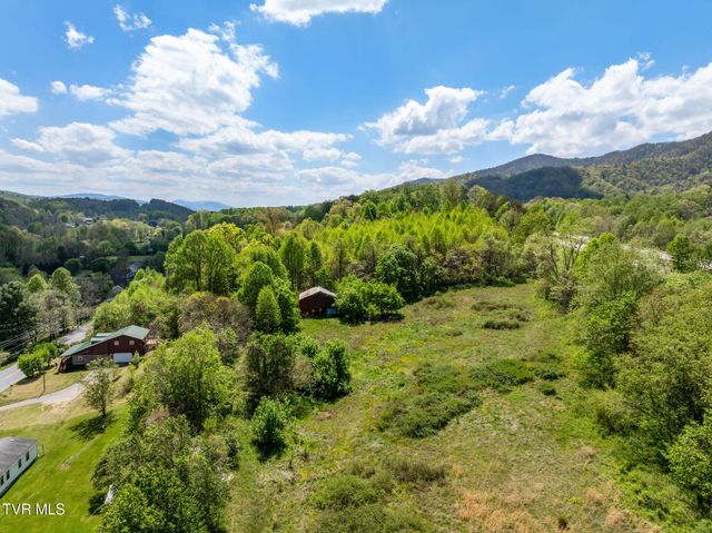 5201 Unicoi Drive, Unicoi, TN 37692