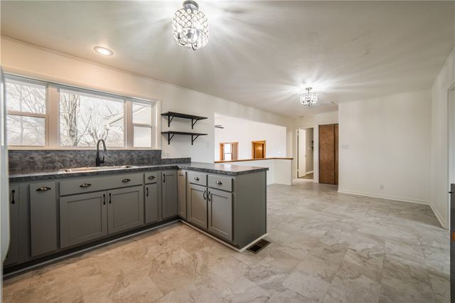 908 S Maple Street, Siloam Springs, AR 72761