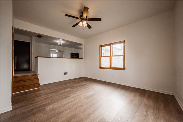 908 S Maple Street, Siloam Springs, AR 72761