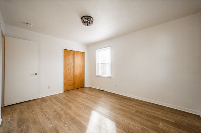 908 S Maple Street, Siloam Springs, AR 72761