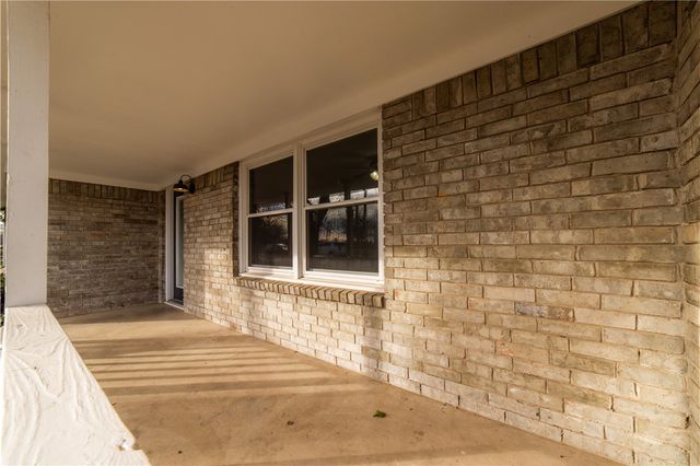 908 S Maple Street, Siloam Springs, AR 72761