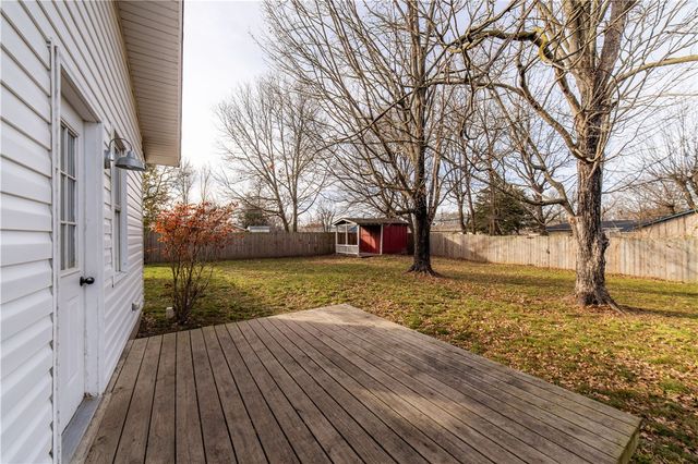 908 S Maple Street, Siloam Springs, AR 72761