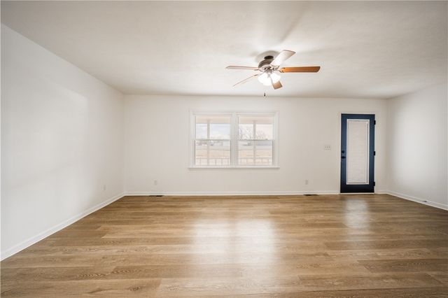 908 S Maple Street, Siloam Springs, AR 72761