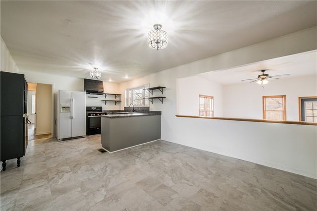 908 S Maple Street, Siloam Springs, AR 72761