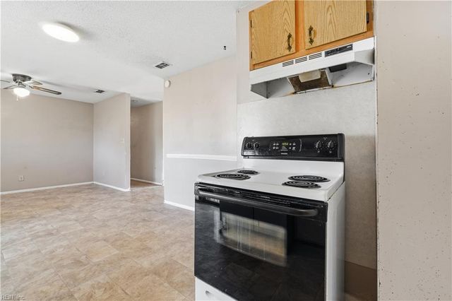 19 Big Bethel RD, Hampton, VA 23666