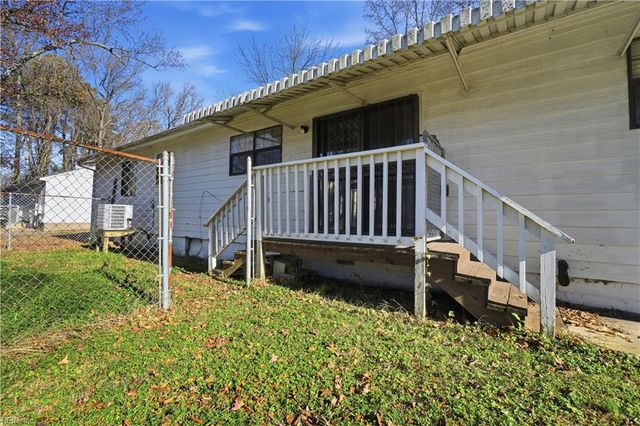 19 Big Bethel RD, Hampton, VA 23666