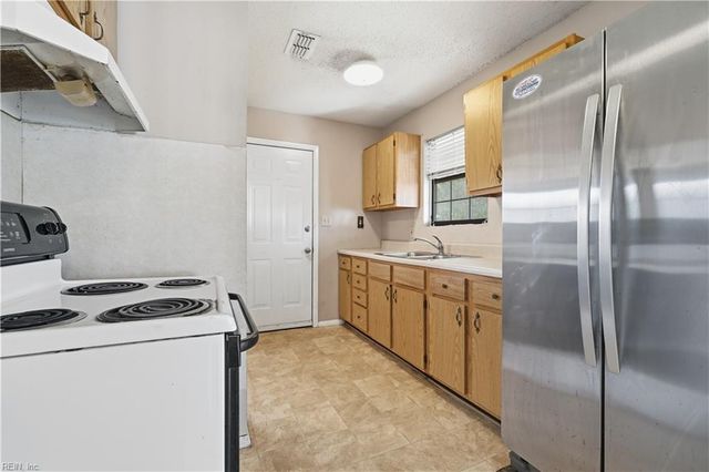 19 Big Bethel RD, Hampton, VA 23666