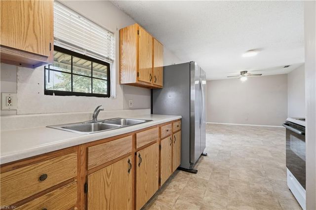 19 Big Bethel RD, Hampton, VA 23666