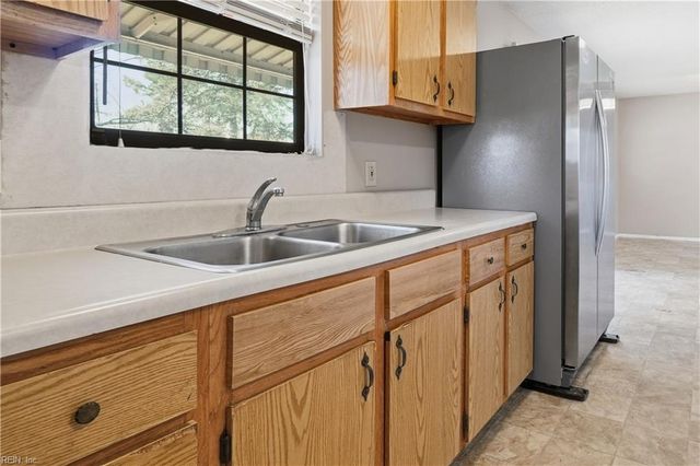 19 Big Bethel RD, Hampton, VA 23666