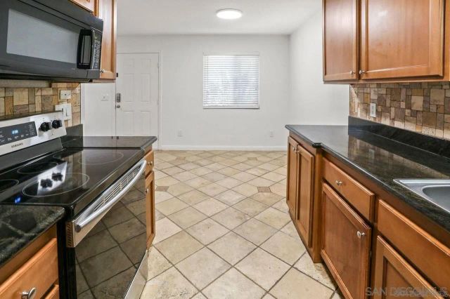 9860 Dale Ave C8, Spring Valley, CA 91977