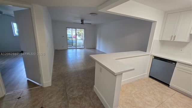 255 S Cypress Rd 307, Pompano Beach, FL 33060