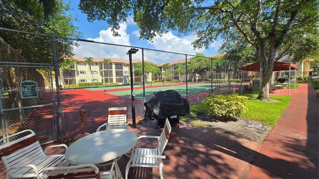 255 S Cypress Rd 307, Pompano Beach, FL 33060