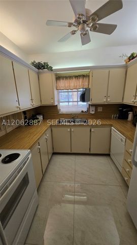 255 S Cypress Rd 307, Pompano Beach, FL 33060