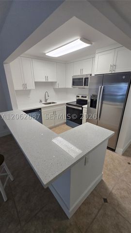 255 S Cypress Rd 307, Pompano Beach, FL 33060