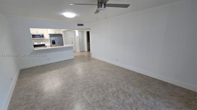 255 S Cypress Rd 307, Pompano Beach, FL 33060