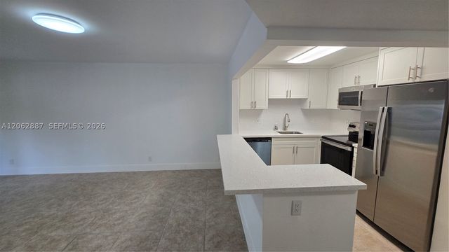 255 S Cypress Rd 307, Pompano Beach, FL 33060