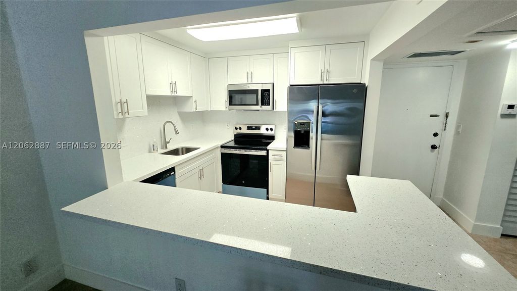 255 S Cypress Rd 307, Pompano Beach, FL 33060