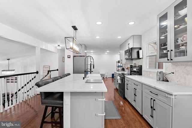 6208 ORMANDY DR, Burke, VA 22015