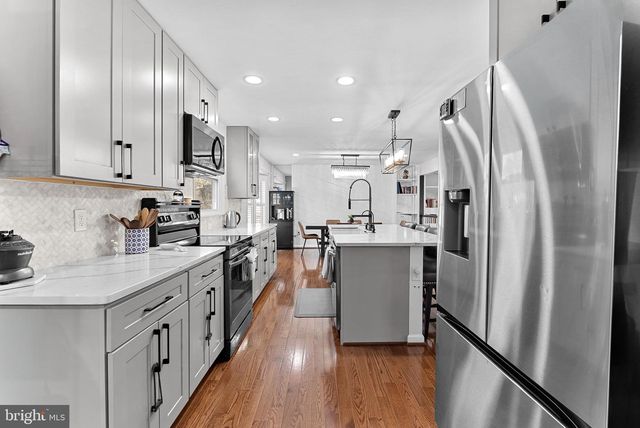 6208 ORMANDY DR, Burke, VA 22015