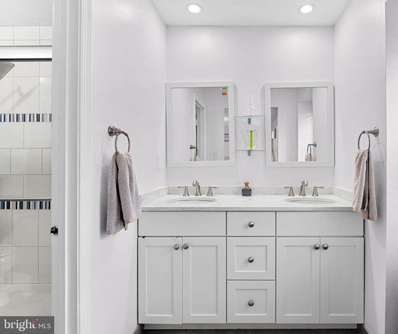 6208 ORMANDY DR, Burke, VA 22015