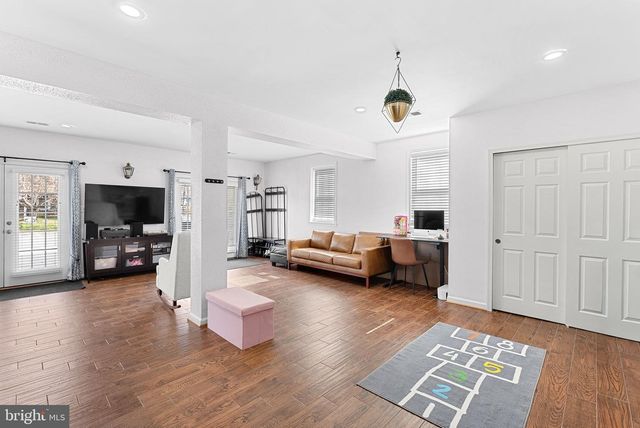 6208 ORMANDY DR, Burke, VA 22015