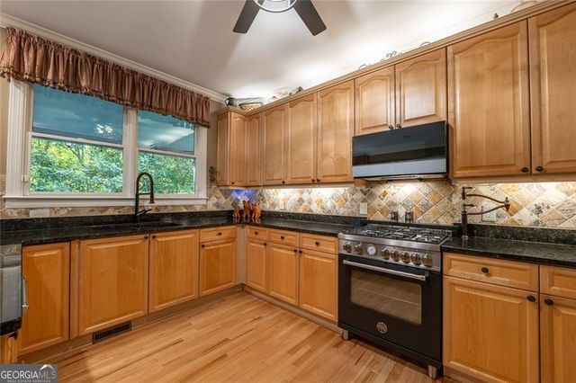 155 Willow Oak Lane, Dawsonville, GA 30534