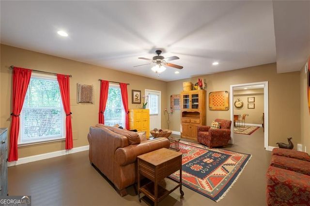 155 Willow Oak Lane, Dawsonville, GA 30534