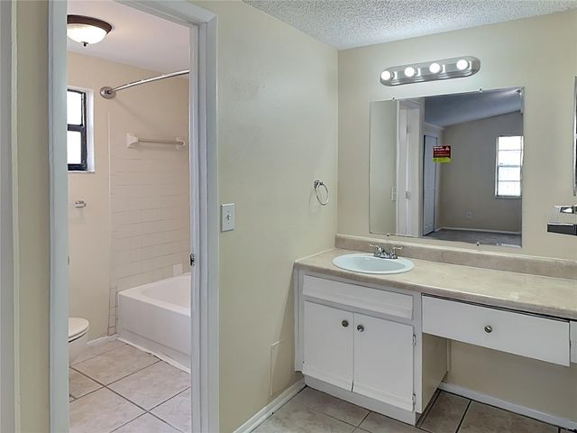 9515 LETTERSTONE COURT, Tampa, FL 33615