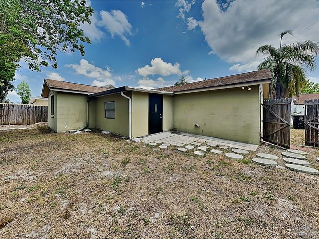 9515 LETTERSTONE COURT, Tampa, FL 33615
