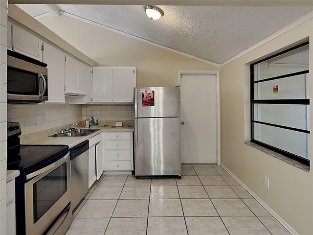 9515 LETTERSTONE COURT, Tampa, FL 33615