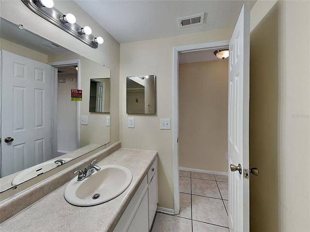 9515 LETTERSTONE COURT, Tampa, FL 33615