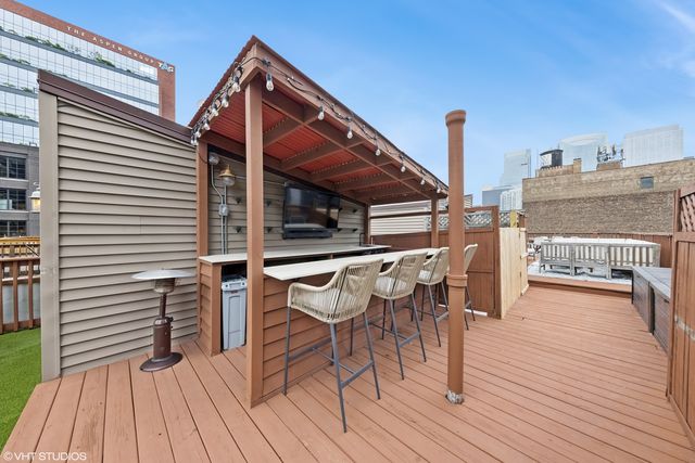 210 N Halsted Street 4, Chicago, IL 60661