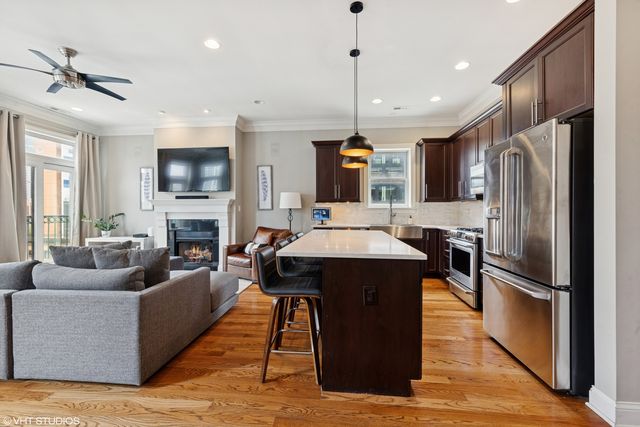 210 N Halsted Street 4, Chicago, IL 60661