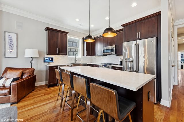 210 N Halsted Street 4, Chicago, IL 60661