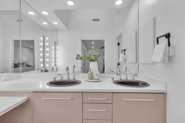 5524 Caminito Herminia, La Jolla, CA 92037