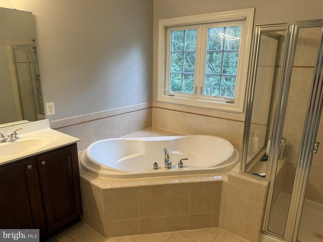 3008 HOLLOW CREST PL, Brookeville, MD 20833