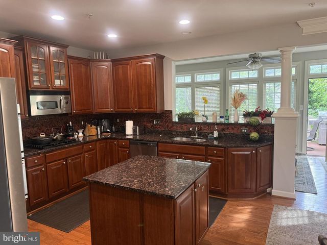 3008 HOLLOW CREST PL, Brookeville, MD 20833