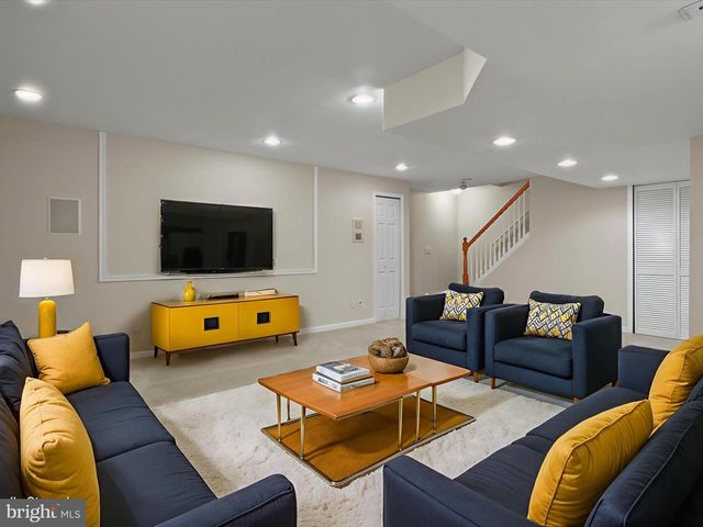 2869 CHEVOIT HILL CT, Woodbridge, VA 22191