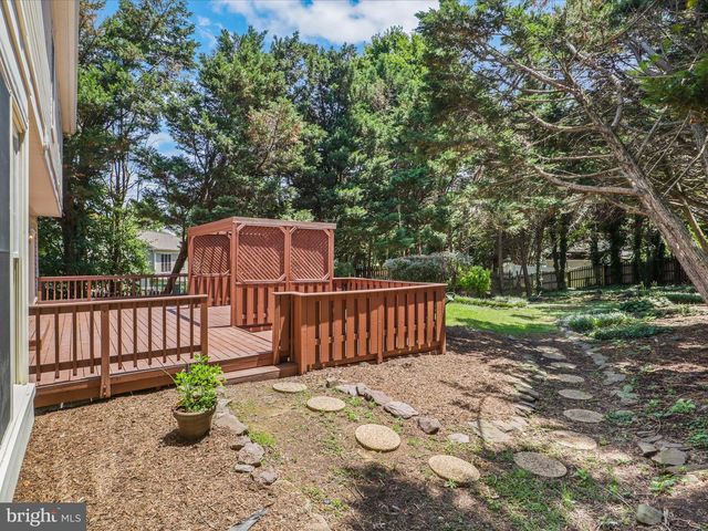 2869 CHEVOIT HILL CT, Woodbridge, VA 22191
