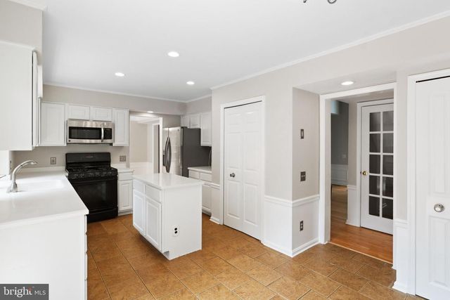 2869 CHEVOIT HILL CT, Woodbridge, VA 22191