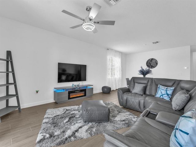 7961 Lakes Edge Lane, Port Charlotte, FL 33981