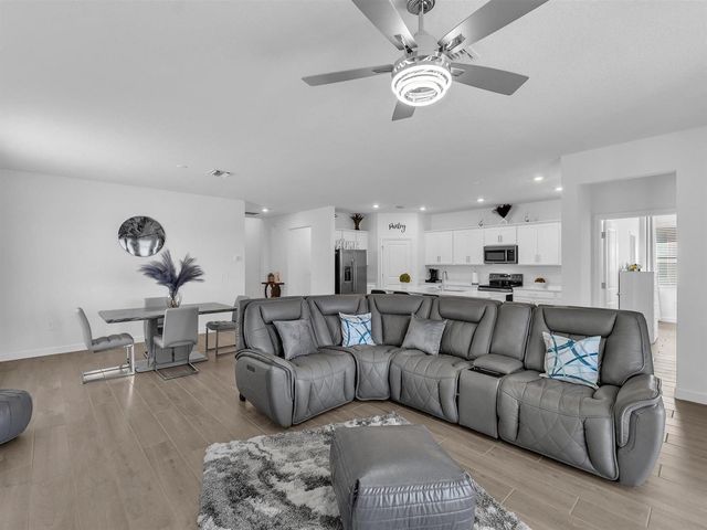 7961 Lakes Edge Lane, Port Charlotte, FL 33981