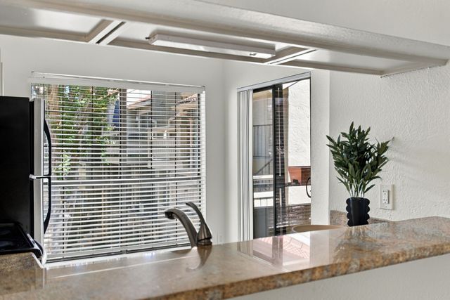 5200 Martel Avenue 25C, Dallas, TX 75206