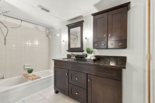 5200 Martel Avenue 25C, Dallas, TX 75206
