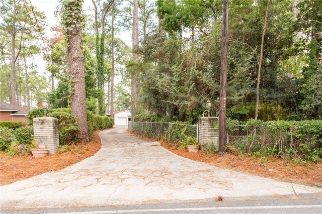 706 Cherokee Circle, Waycross, GA 31501