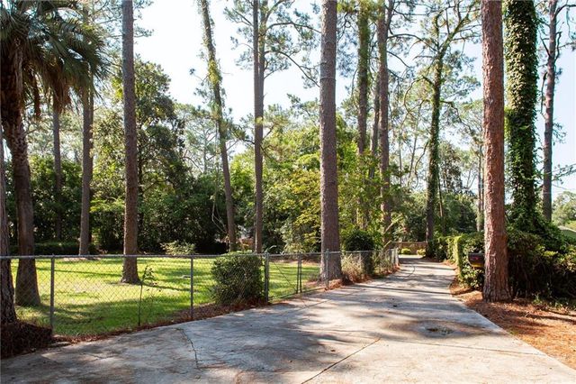 706 Cherokee Circle, Waycross, GA 31501