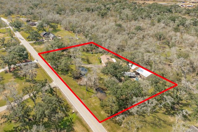 703 County Road 605, Angleton, TX 77515